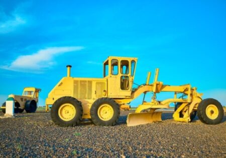 Comment prévenir la surchauffe d’une pelleteuse en été